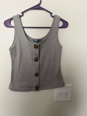 Good Luck Gem Ribbed Button Front Crop Tank Gray Taupe Sleeveless Top Medium